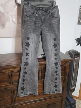 Social Collision Women's Gray Star-Embroidered Flared Jeans 13 W16